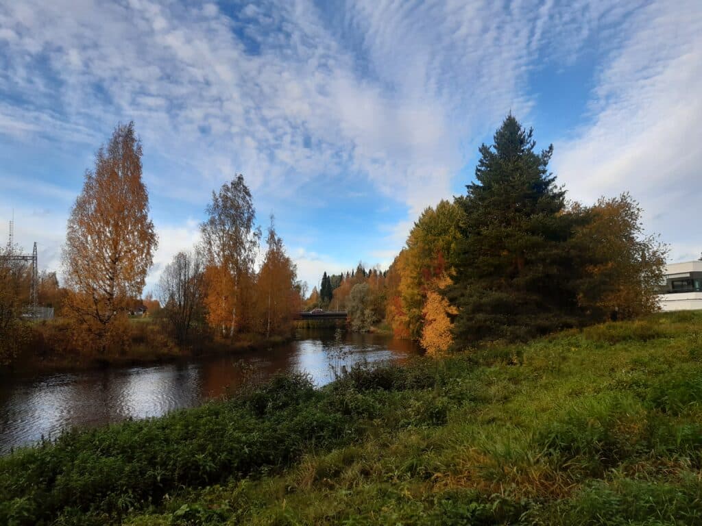 Saga Lakeudenlinnan asukkaiden kanssa ulkoilua