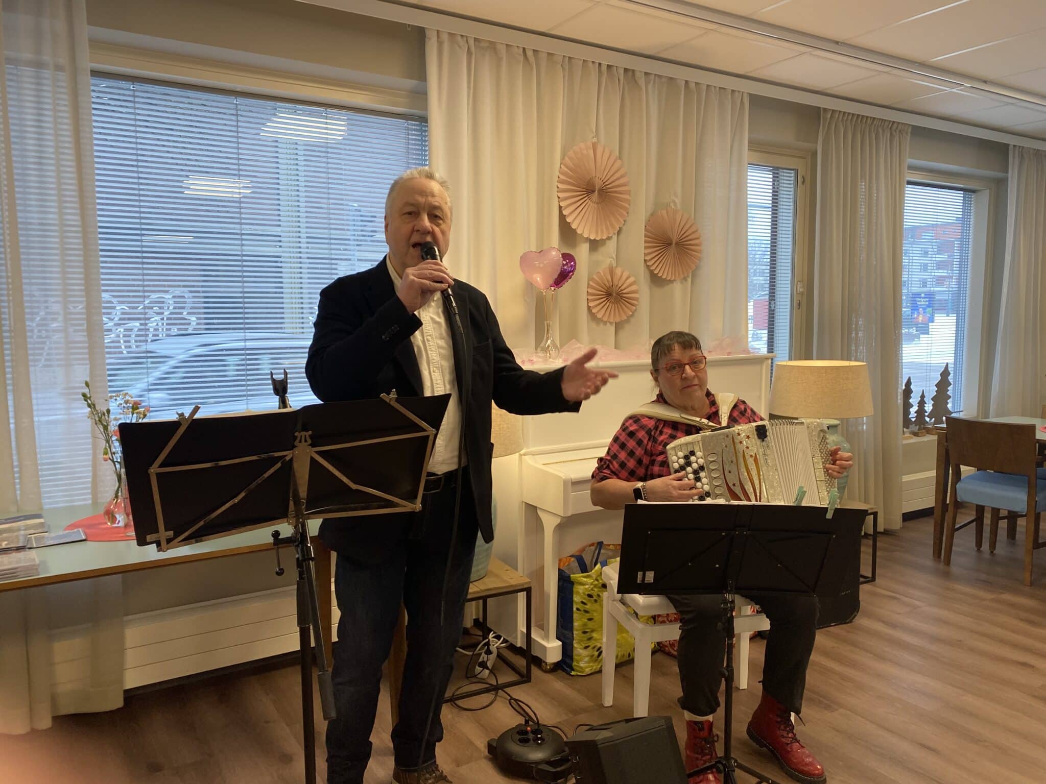Essintyjä Duo Sirkei