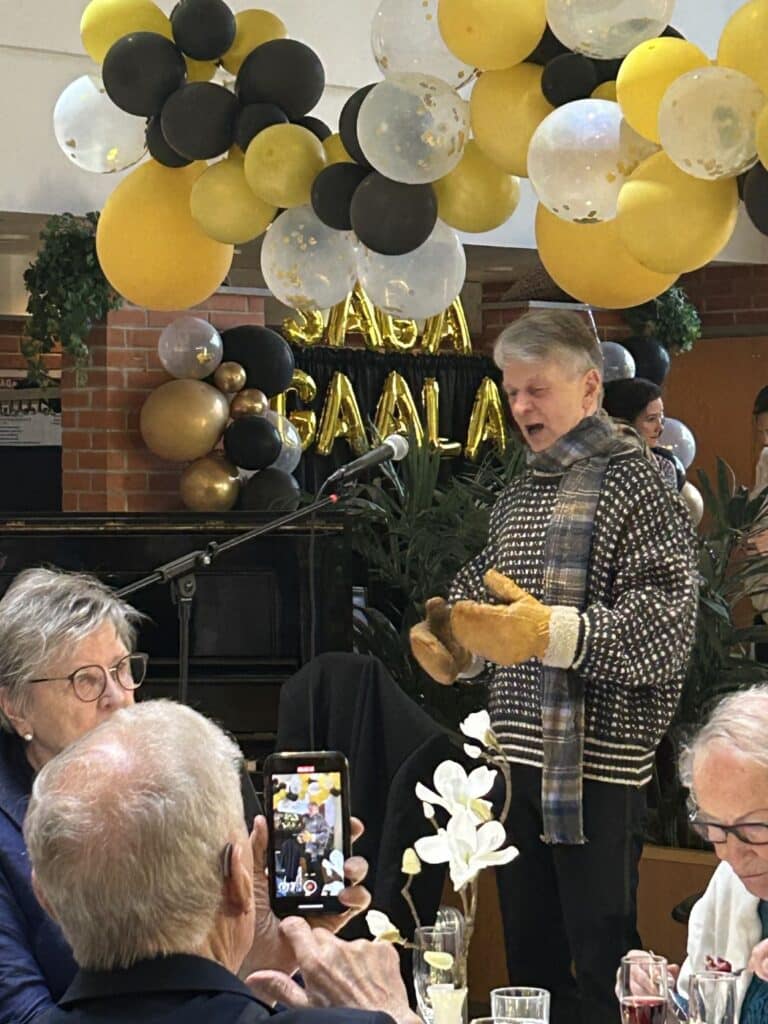 Heikki Esiintyy