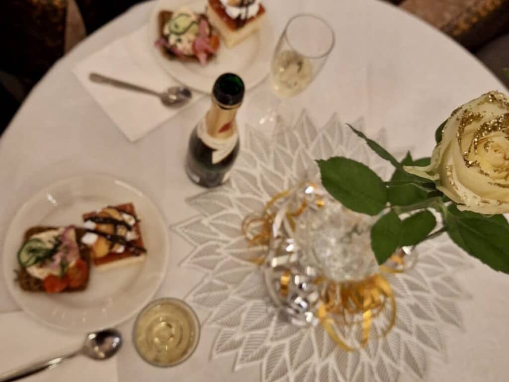 Herkulliset Tarjoilut Saga Kaskenpuistossa