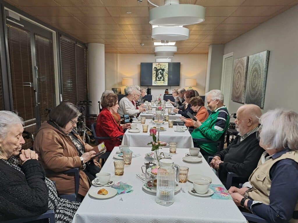 Saga Lakeudenlinnan teehetki.
