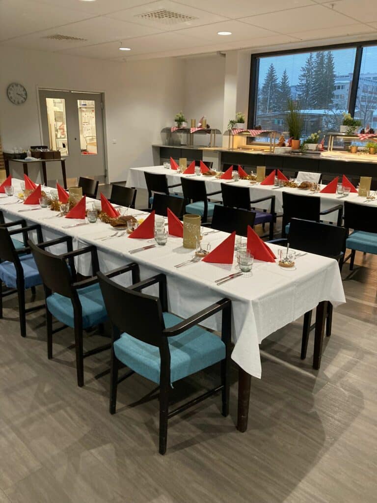 Jouluinen Kattaus Saga Tammilinnassa