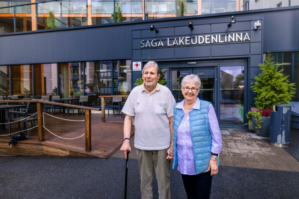 Oola Ja Mikko Pihalla