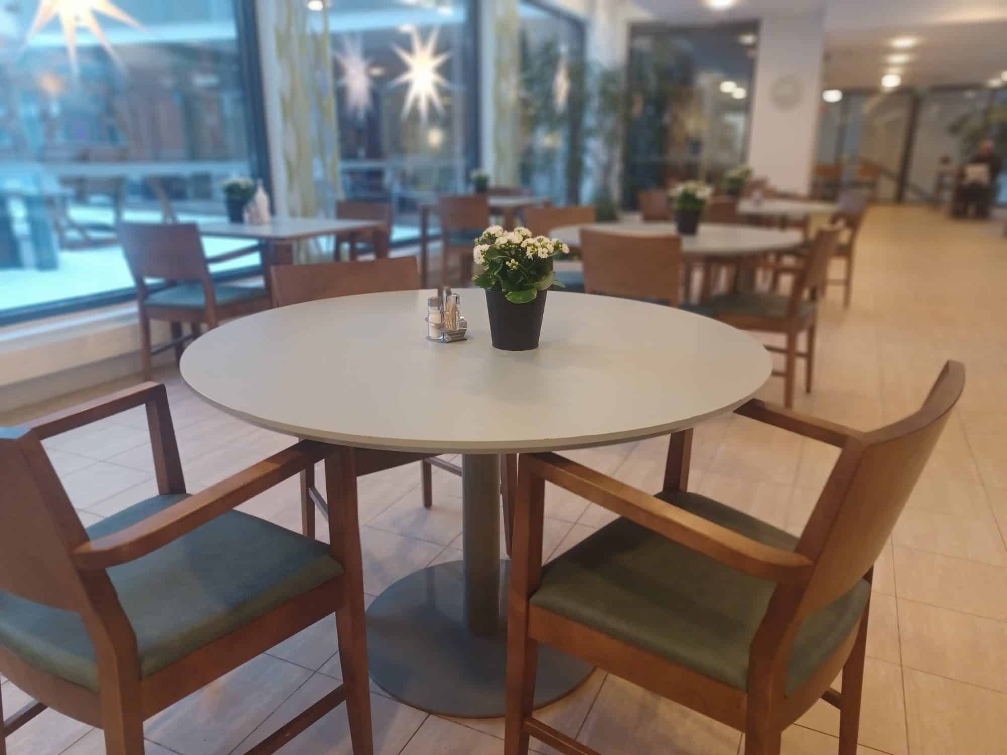 Saga Helapuiston Ravintola Kukkaset