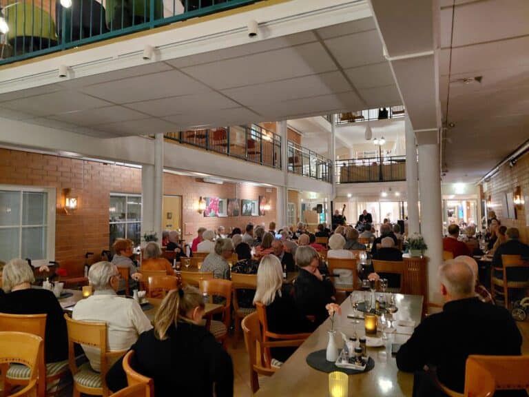 Syksyn säveliä ja yhteisiä hetkiä Saga Munkkiniemessä